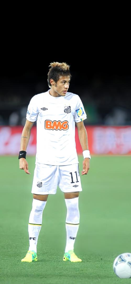 在进攻端持 在进攻端持