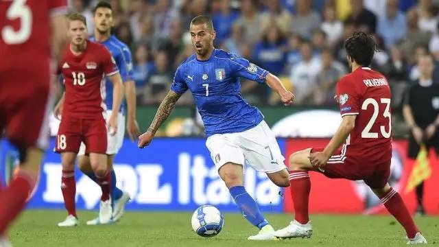 佳绩立下赫 佳绩立下赫